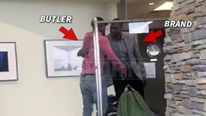 Jimmy Butler Meets, Embraces Sixers GM Elton Brand At Minneapolis Airport