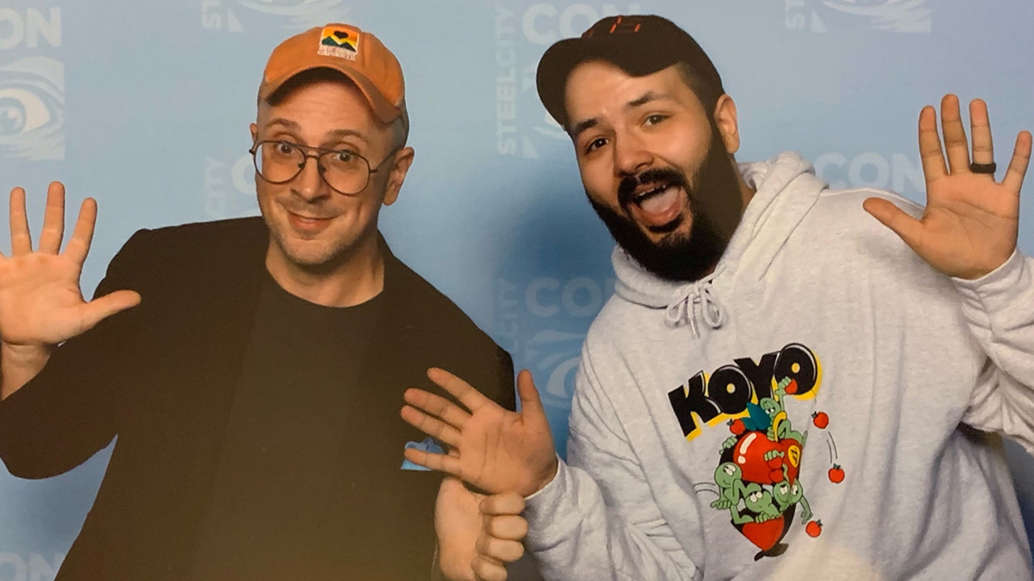'Blue's Clues' Steve Burns Has Reunion with Make-A-Wish Patient 22 Years Later thumbnail