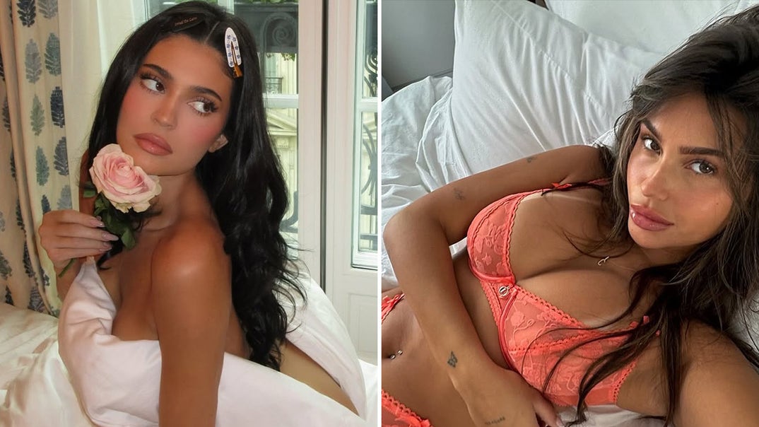 0227-Babes-In-Bed-PRIMARY