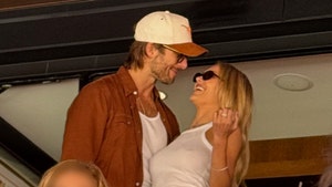 Glen-Powell-with-Michelle-Randolph-1