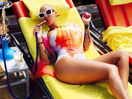 amber_rose_muvas_day_photos_04