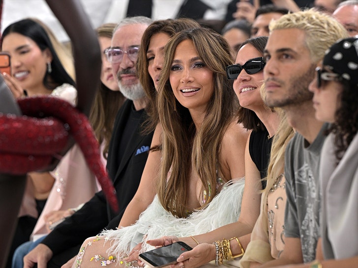 jennifer lopez paris fashion week getty 2