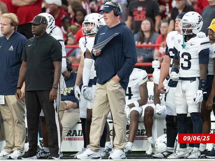 Joe Moorhead of the Akron Zips  getty