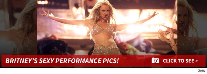 Britney's Sexy Performance Pics!