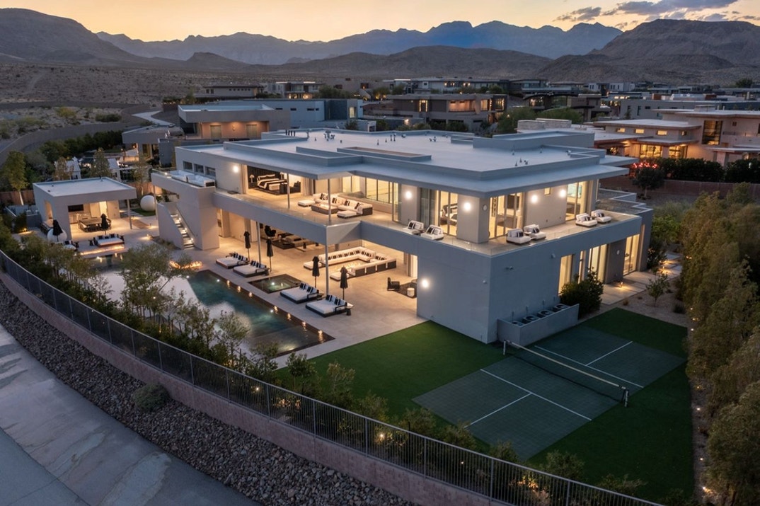 Steve Dimopoulos Home 9