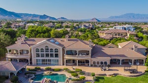 DeMarcus Cousins Lists Vegas Mansion For $8 Million, Pool And Indoor Court!