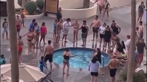 People Allegedly Electrocuted in Hot Tub at Mexican Resort, CPR Administered