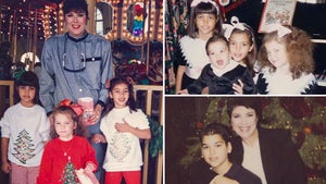 1219-Kardashian-Throwback-Christmas-hero