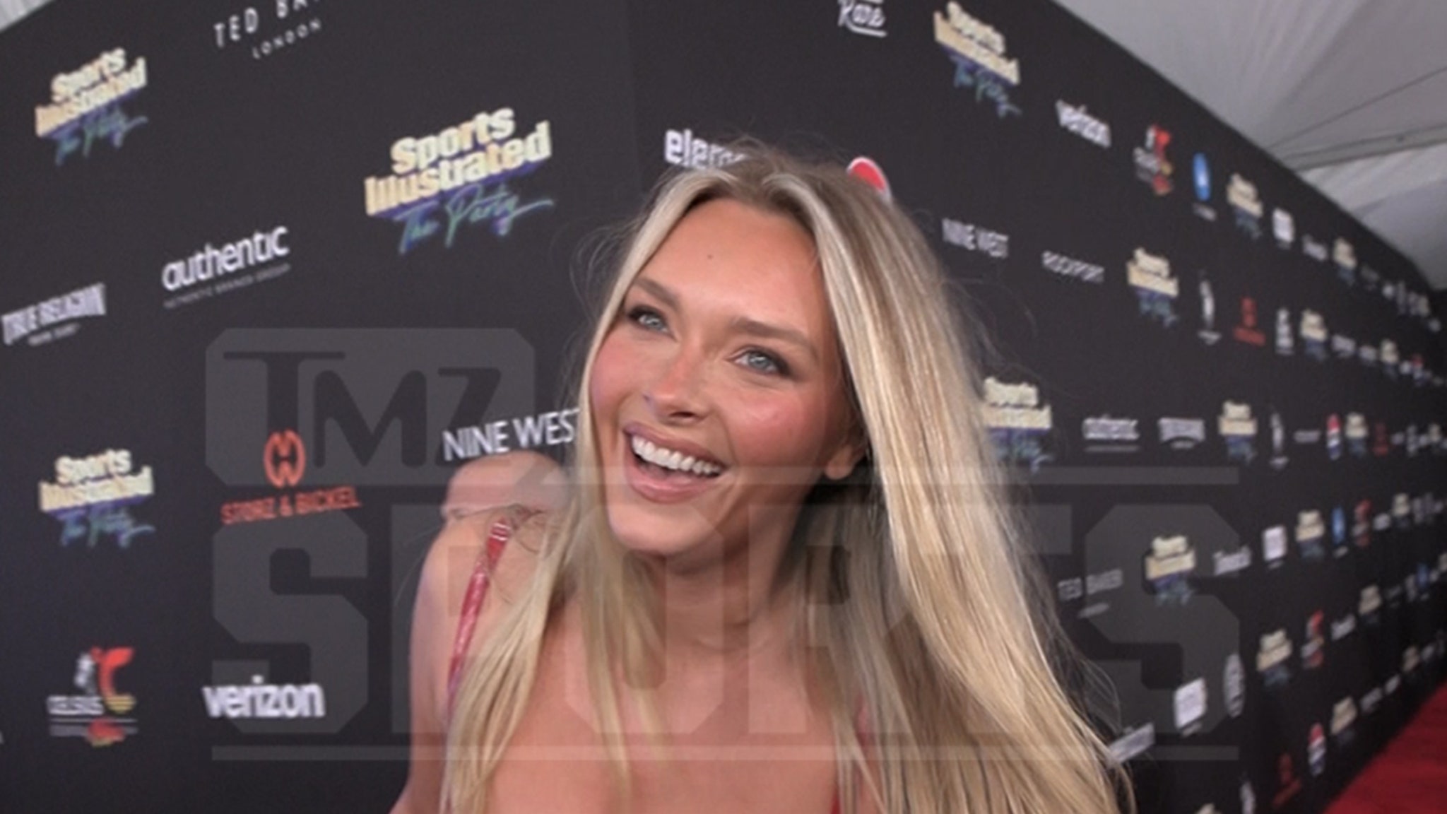 Camille Kostek Cheers on Brianna LaPaglia's SI Swim Debut and Sets Sights on Remi Bader! thumbnail