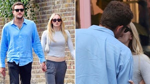 0710-Sophie-Turner-PDA-Boyfriend-PRIMARY