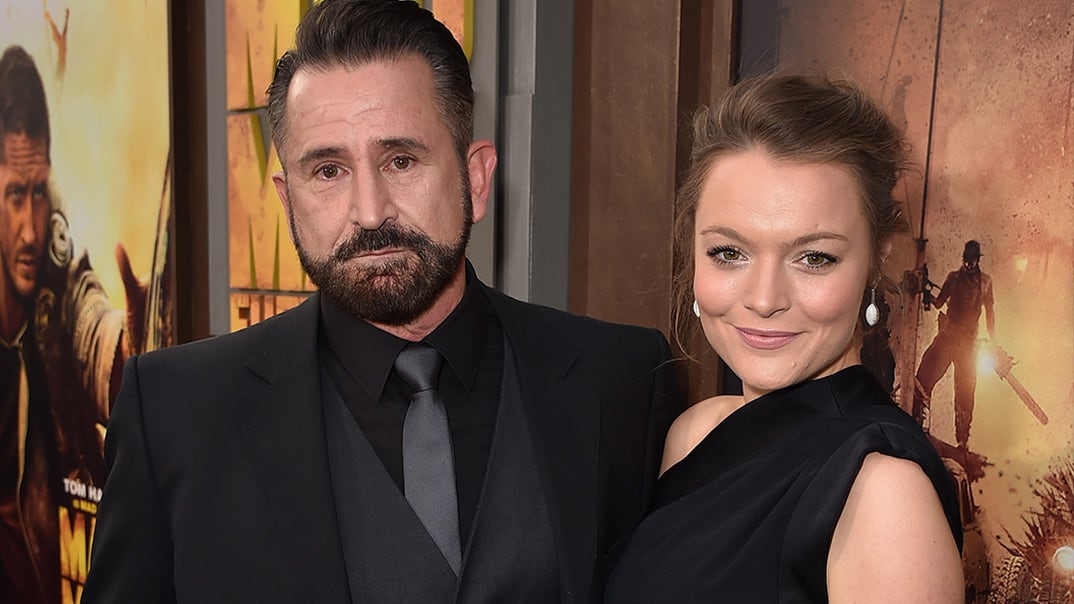 1105-Anthony-LaPaglia--Alexandra-Henkel-Happier-Times-PRIMARY