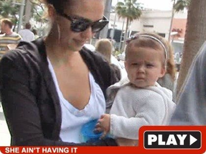 Jessica Alba: Click to watch