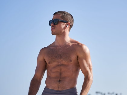 Cheyenne Parker shirtless muscles beach model photos 0006