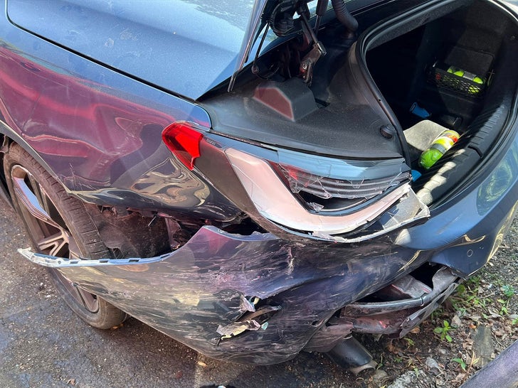 0729-Vince-McMahon-Car-Accident-Photos-Sub2