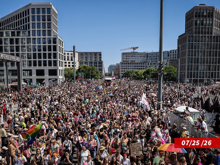 sub-berlin-parade-getty-5