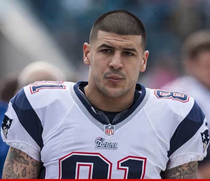 Aaron Hernandez -- People Were Out to Kill Me :: 0626-aaron-hernandez-patriots-1