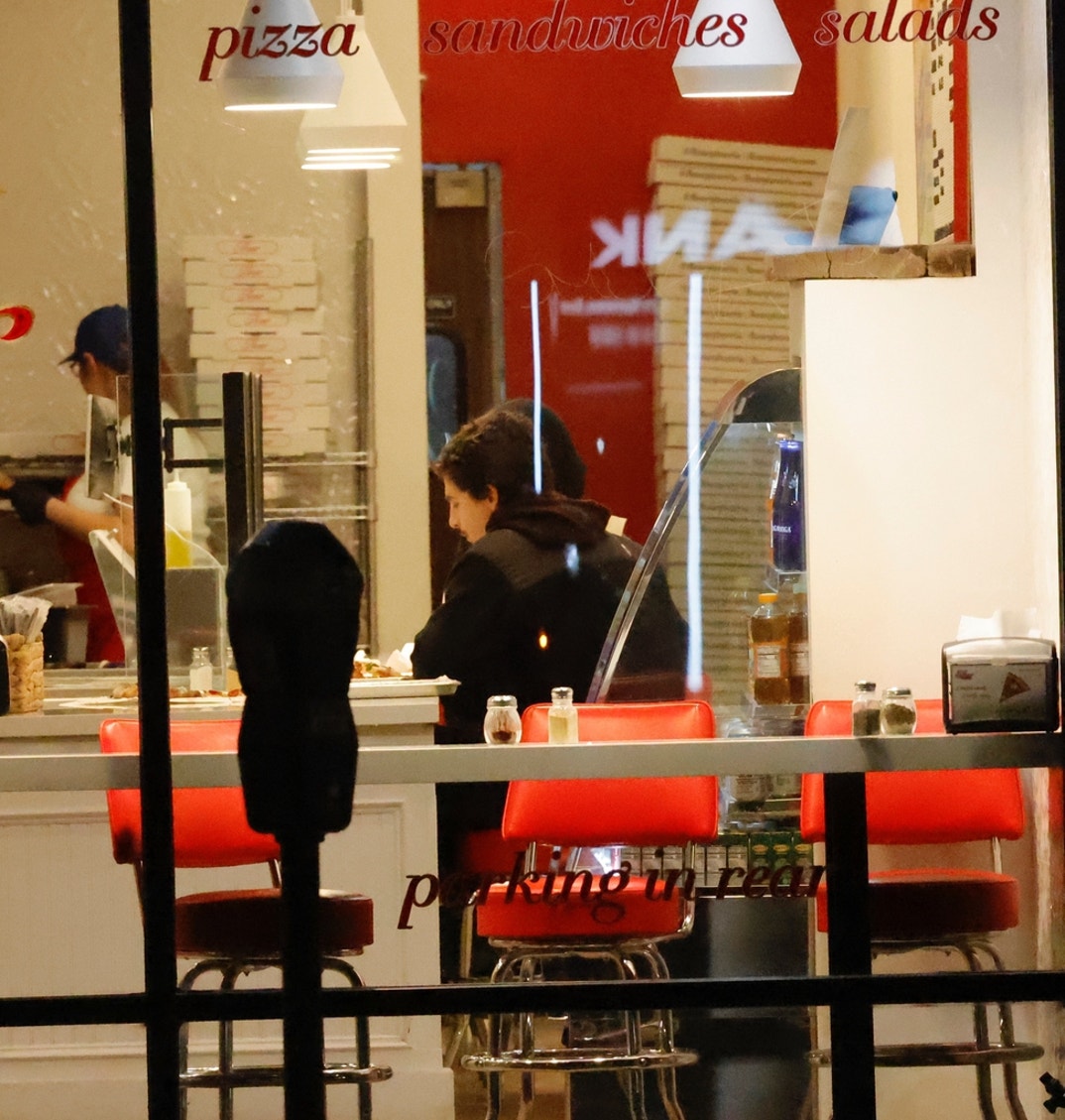 Kylie Jenner Timothee Chalamet Pizza Date 11