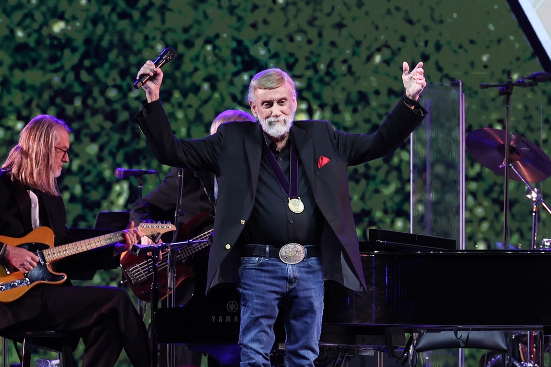 Ray Stevens Performance Photos 3