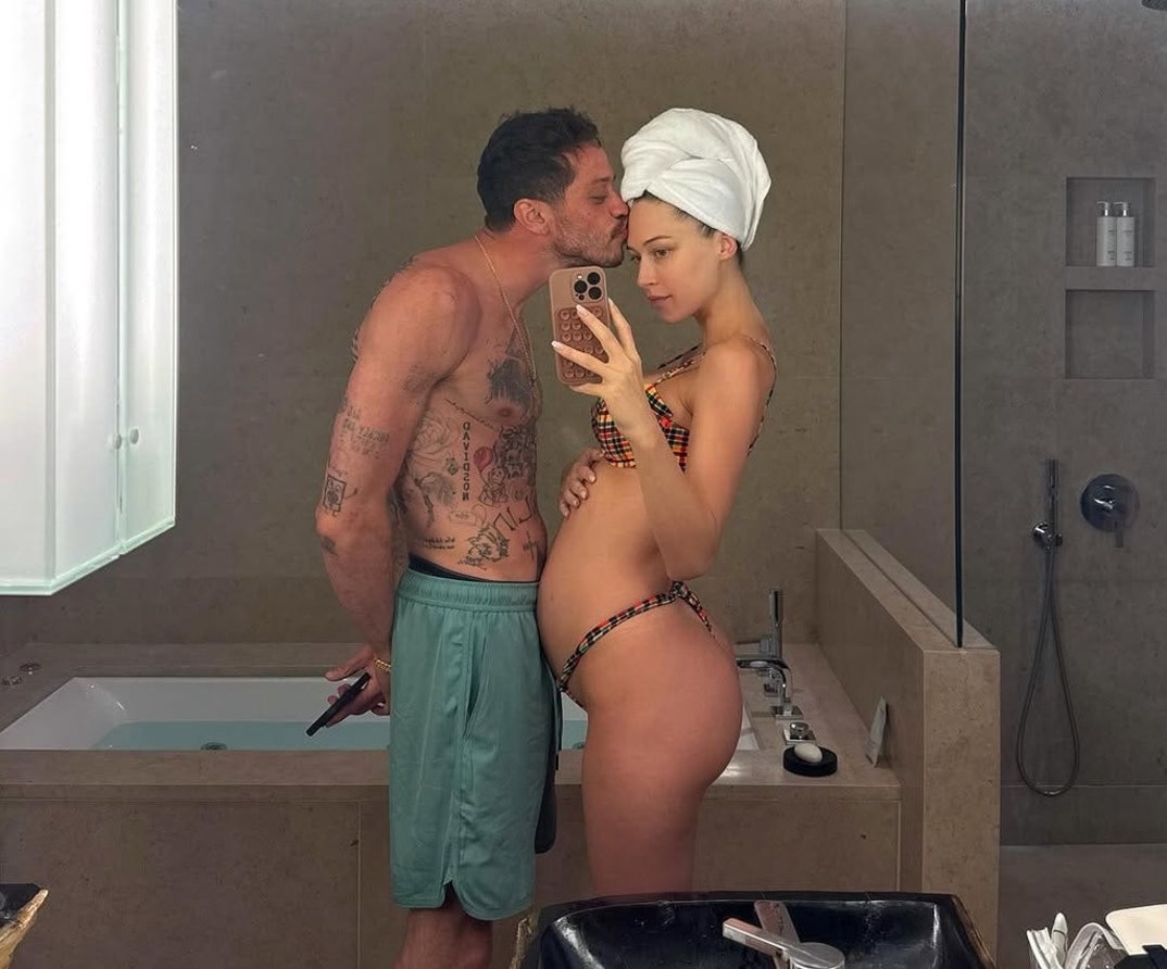 Pete Davidson Elsie Hewitt Happier Times 1