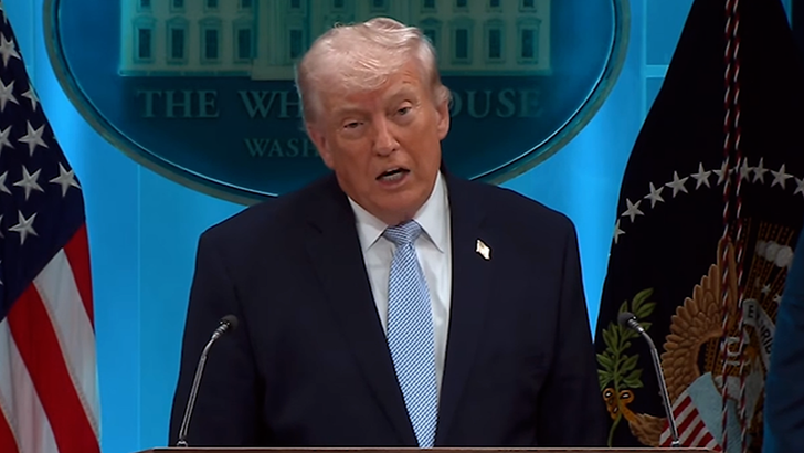 040626_trump_threatens_journalist_kal