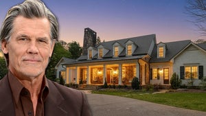 0925-Josh-Brolin-Sells-Georgia-Home-PRIMARY