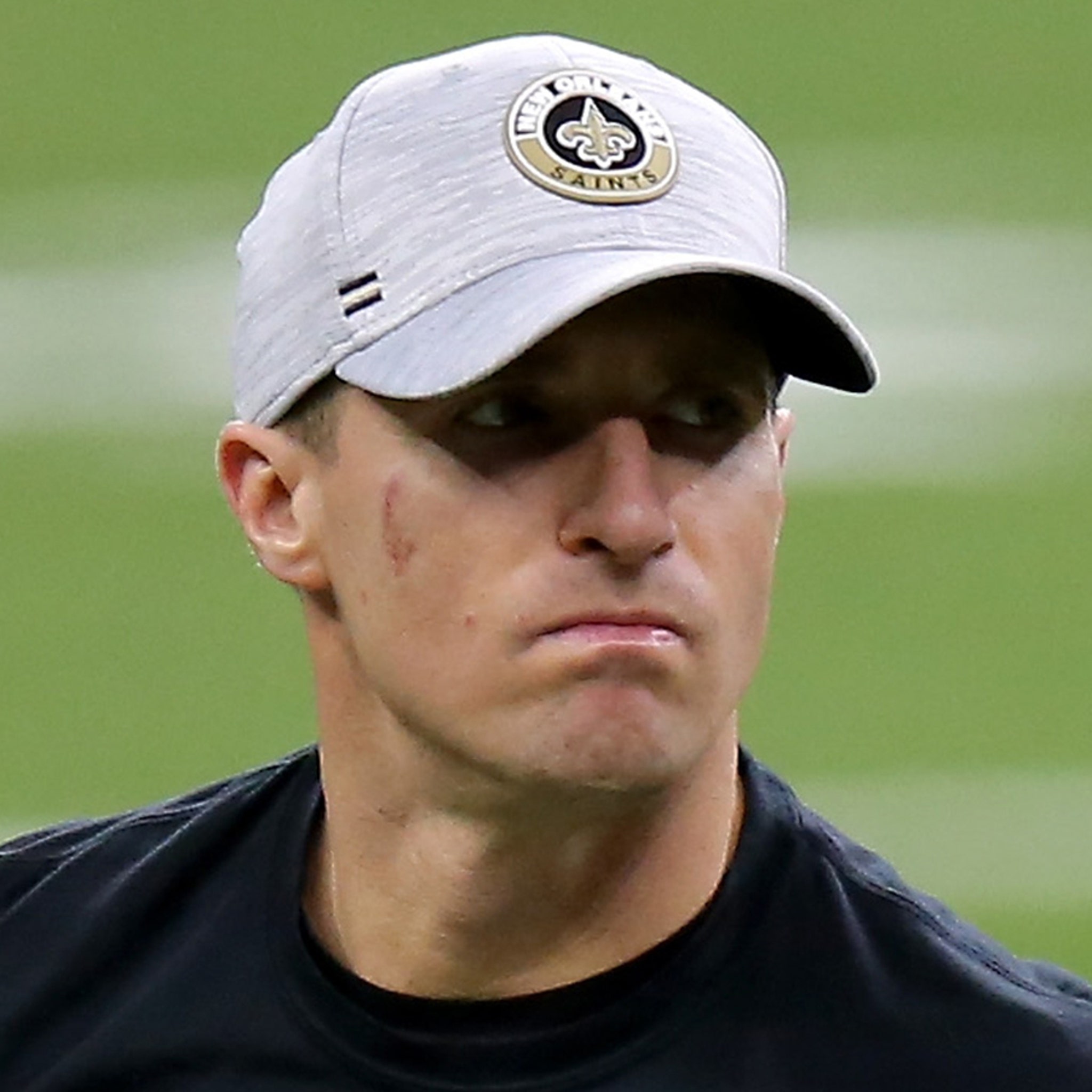 Saints' Drew Brees has rib fractures, collapsed lung: report