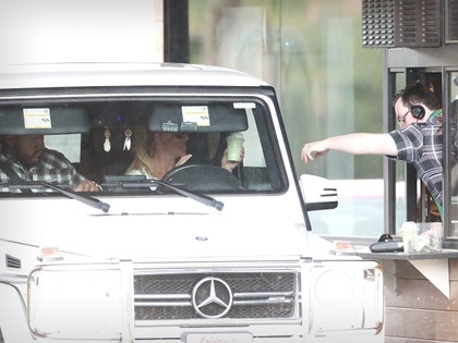 0527-britney-spears-splash-01