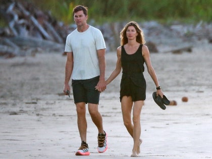 0211-tom-brady-gisele-beach-costa-rica-primary