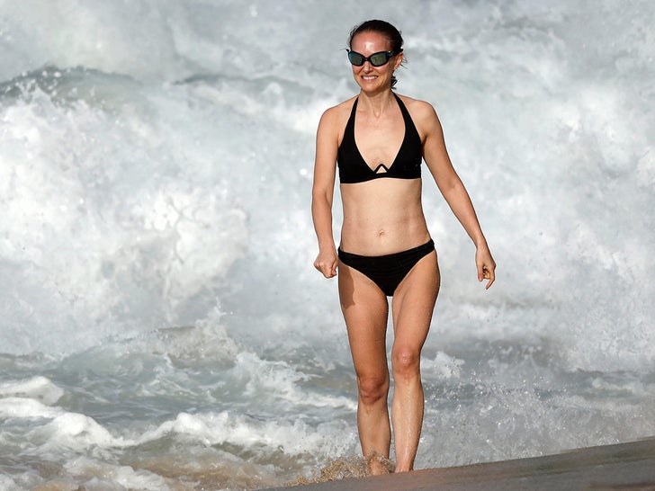 Natalie Portman shows off her incredible physique in St Bart’s