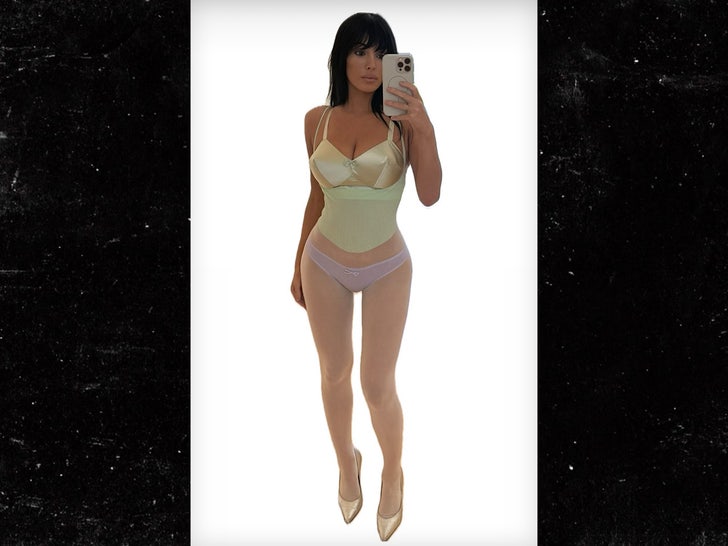 bianca censori insta