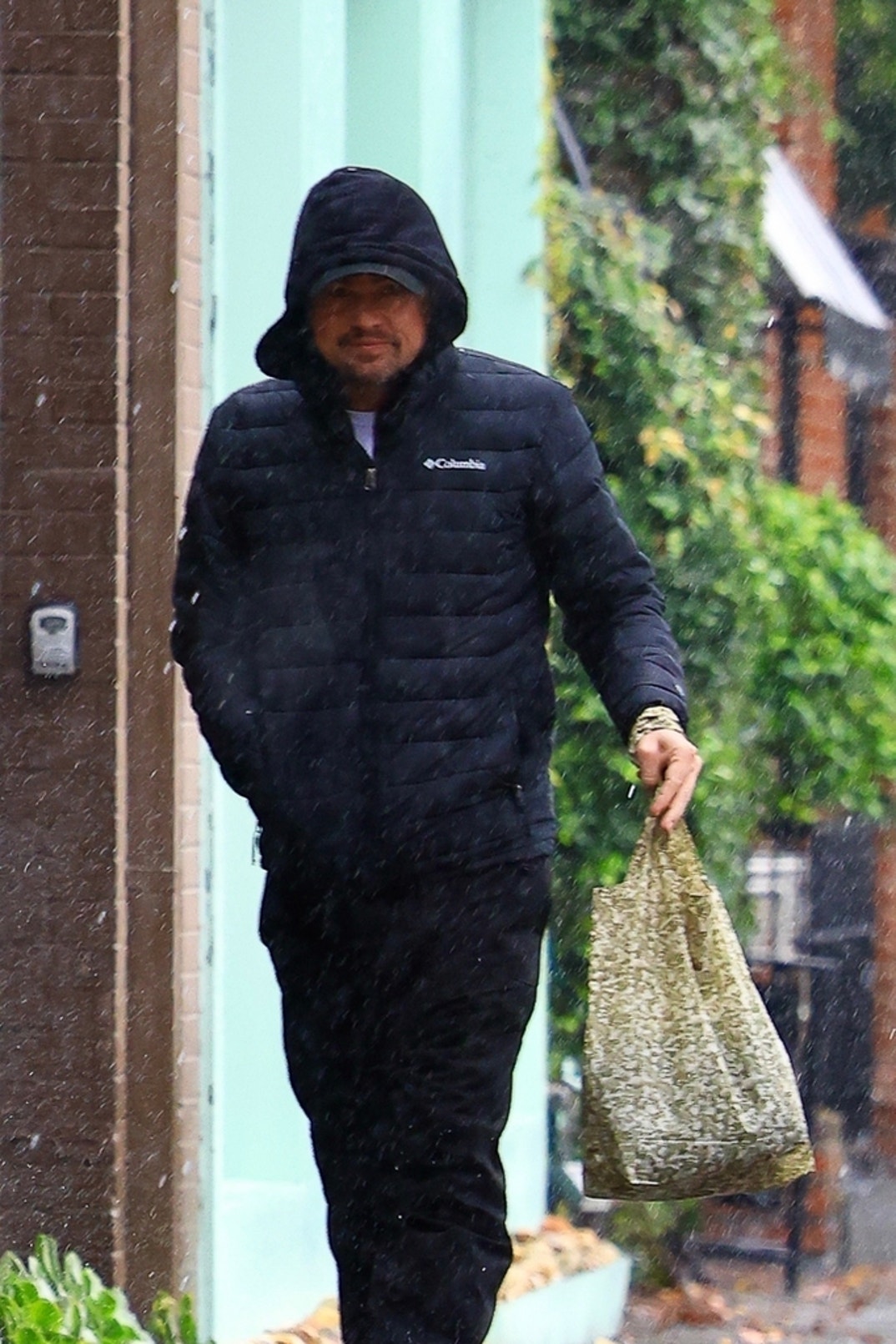 Leonardo DiCaprio and Vittoria Ceretti 1