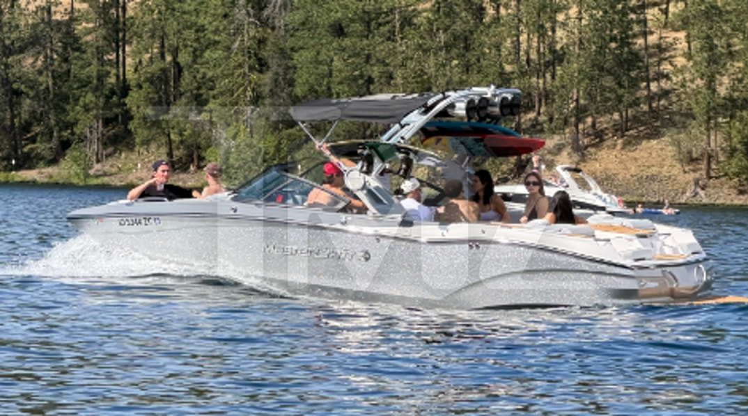Biebers Kendall Jacob Lake Idaho 13