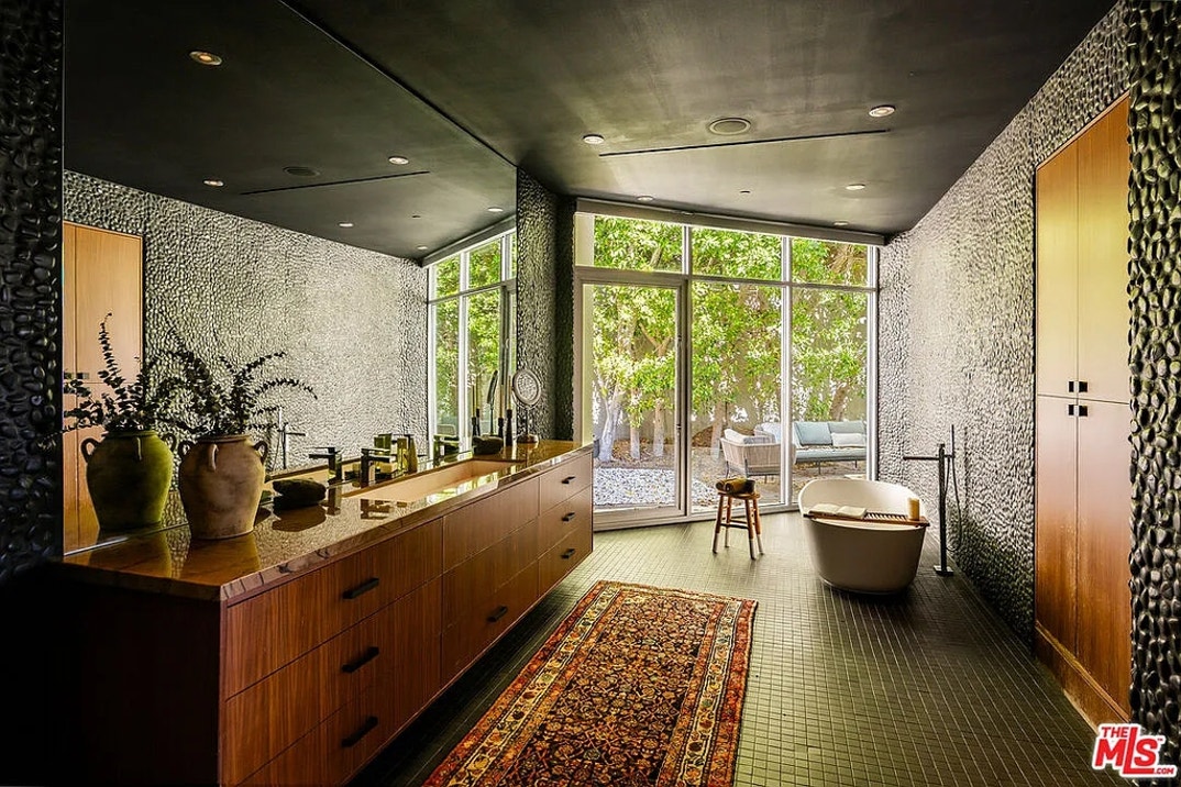Christine Quinn and Christian Dumontet Home 15