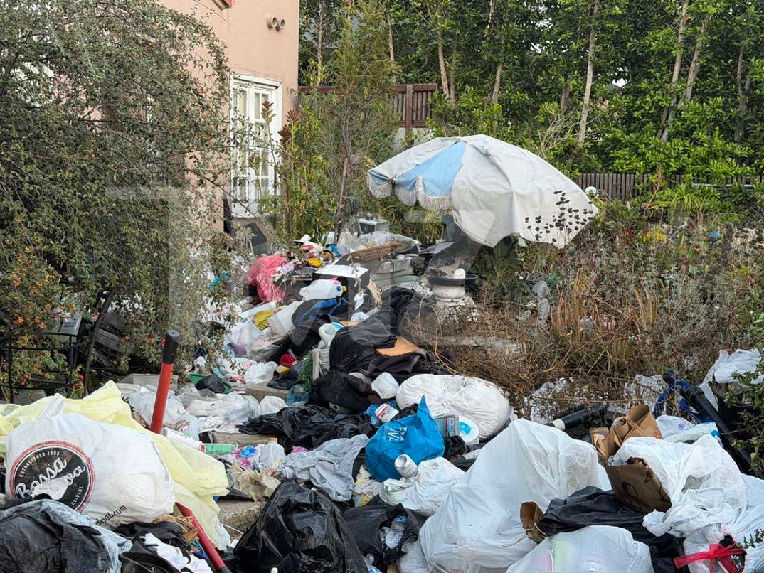 Los Angeles Infamous Trash House 8
