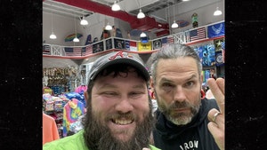 Jeff Hardy Resurfaces After Resolving DUI Case, Poses With Wrestling Fan