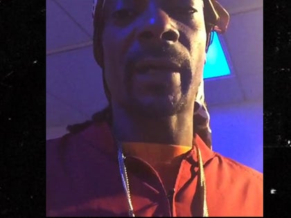 112414_snoop_dogg_primary