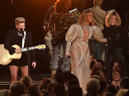 1103-beyonce-cma-awards-getty