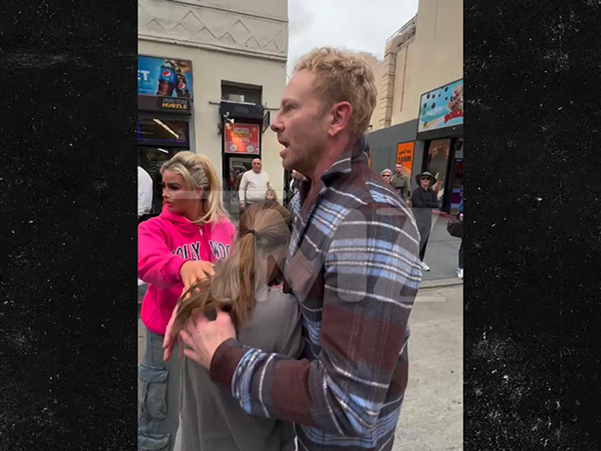 Ian Ziering Brawled With Bikers at Hollywood and Highland | Video, image size:2048x1536