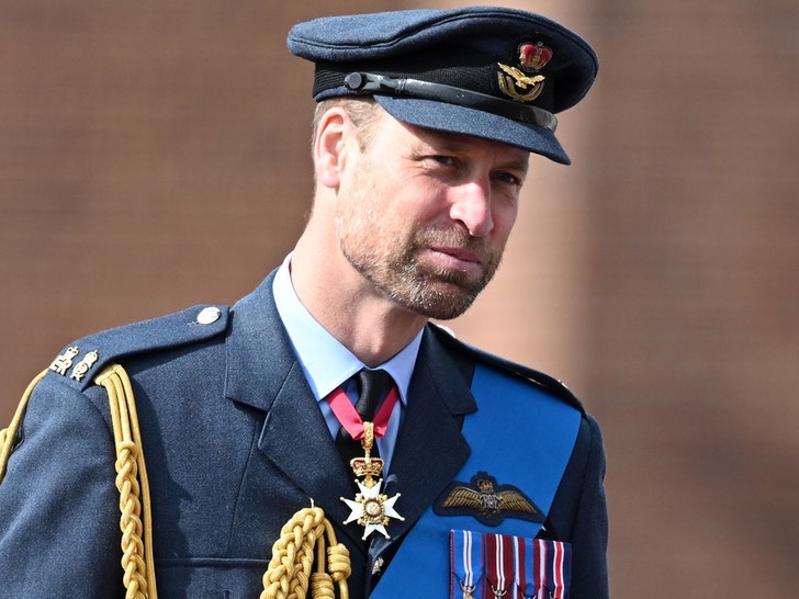 Prince William Grows Beard, Positive Reviews Online