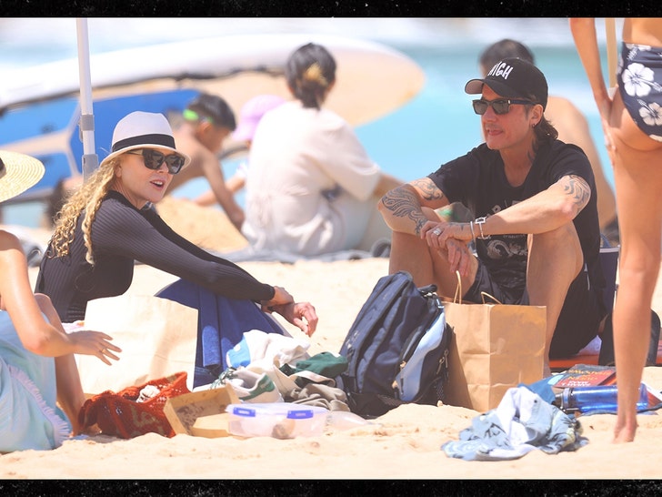 Nicole Kidman and Keith Urban Spend Time Together on Sydney Beach