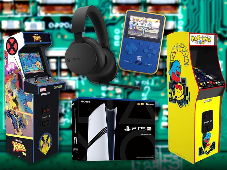 Video game dan headphone di latar belakang chip komputer