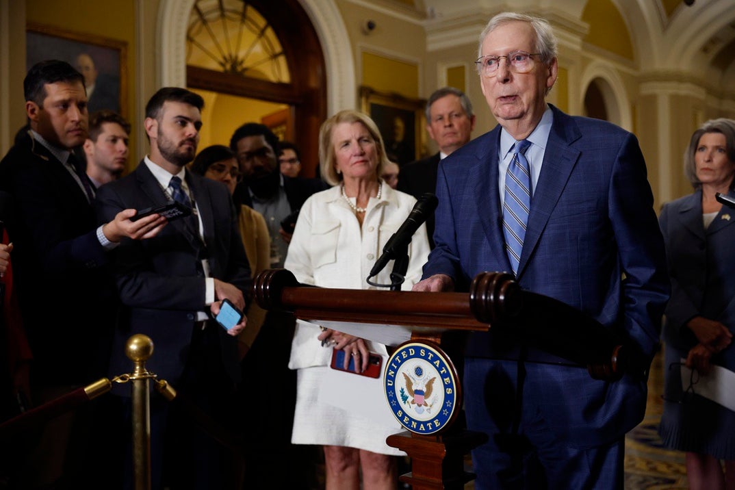 0726 Mitch McConnell Hard At Work 9