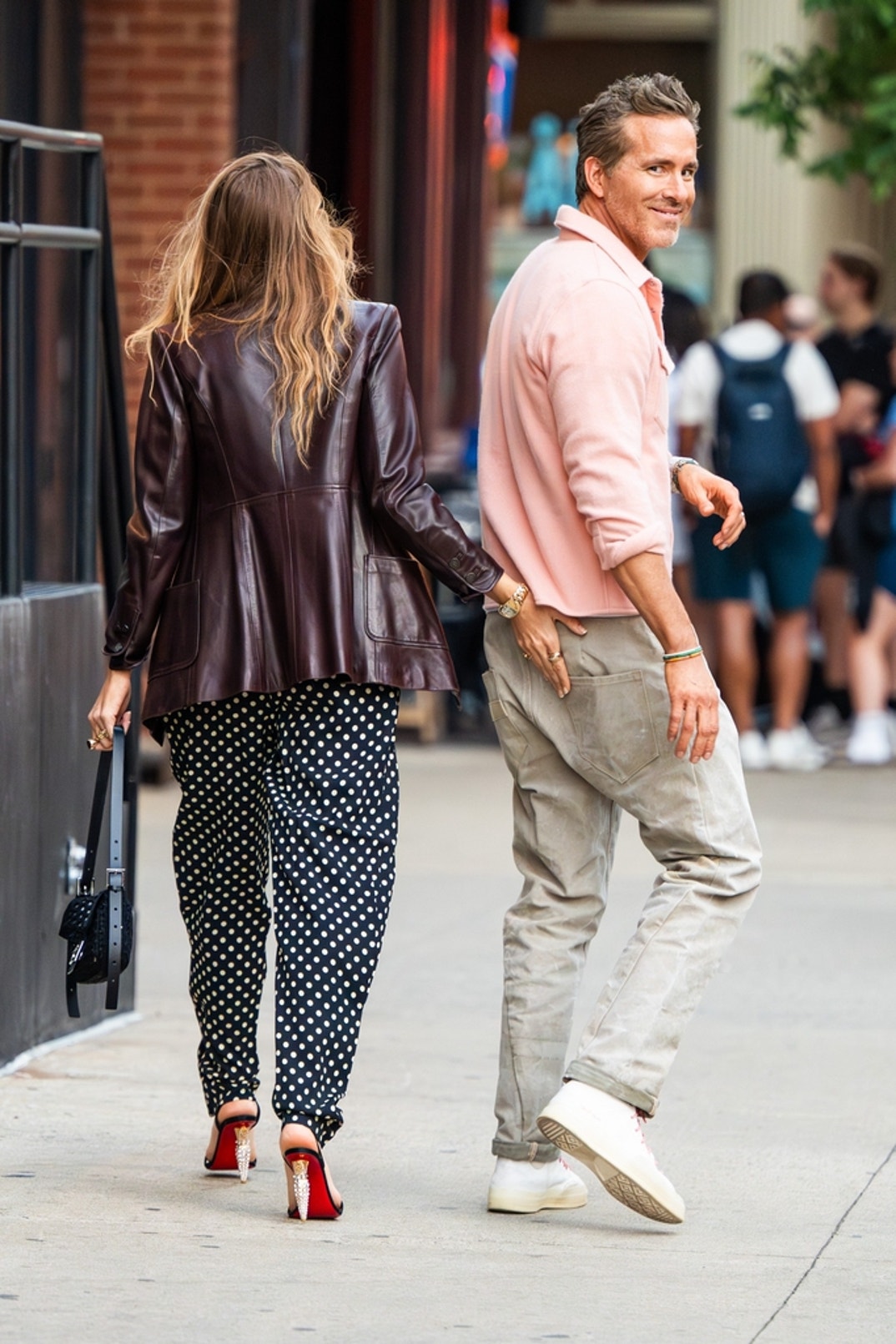 Blake Lively Ryan Reynolds PDA NYC 9