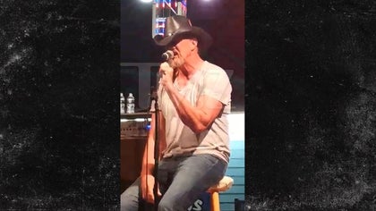 071516_trace_adkins_kal