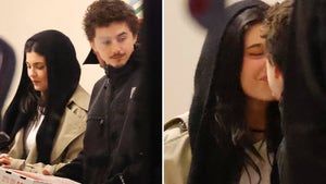 0218-Kylie-Jenner-Timothee-Chalamet-Pizza-Date-PRIMARY