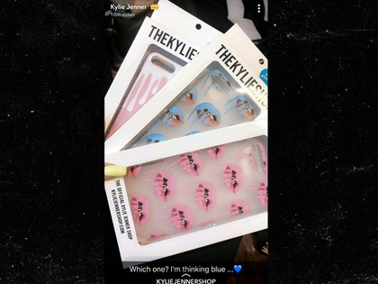 1009_kylie-jenner-blue-or-pink-snapchat