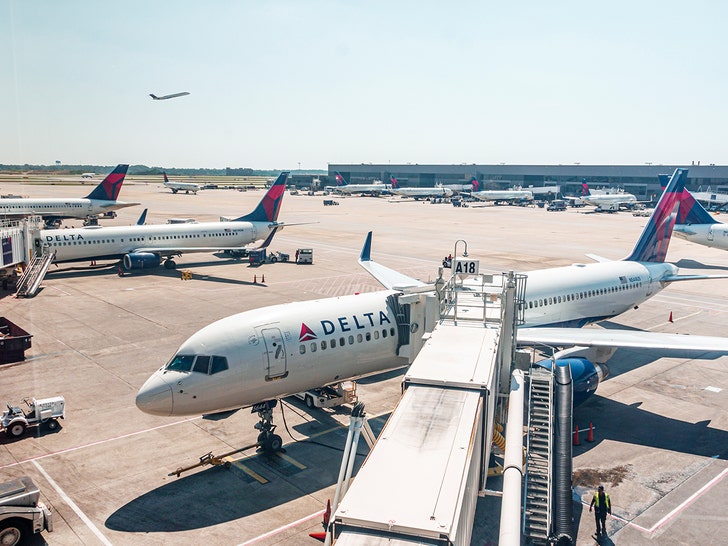 Delta plane at Hartsfield-Jackson Atlanta International Airport