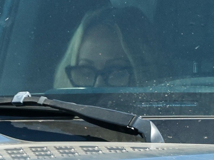 0826-Miley-Cyrus-First-Sighting-Dolly-Parton-SUB