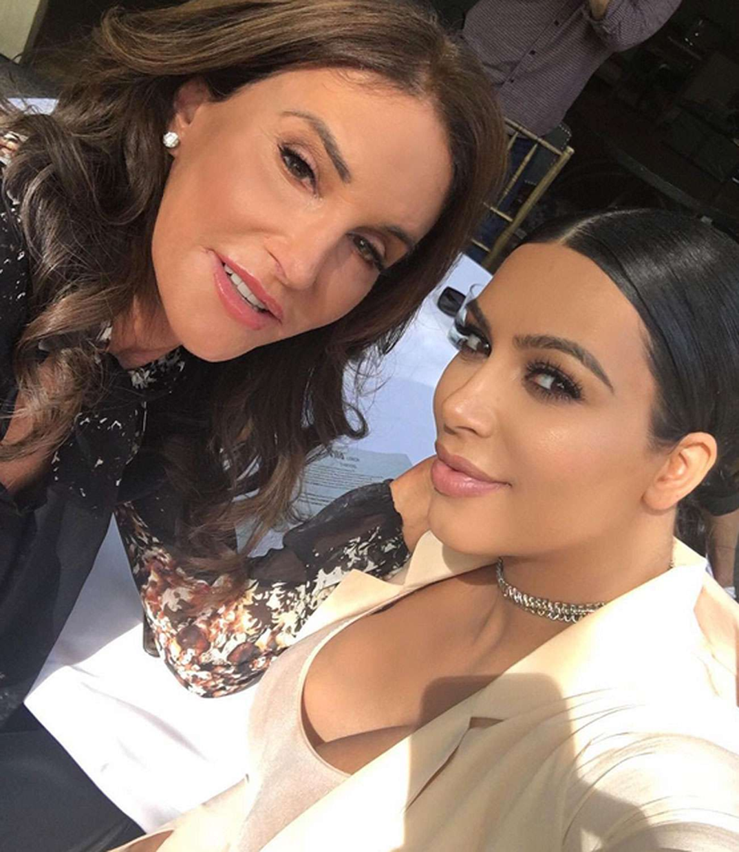 1005 Caitlyn Jenner Kardashian Family 0