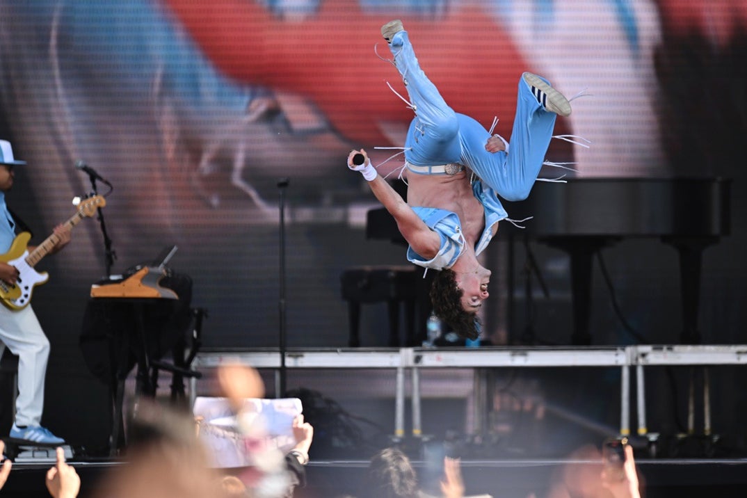 Benson Boone Flipping On Stage 6